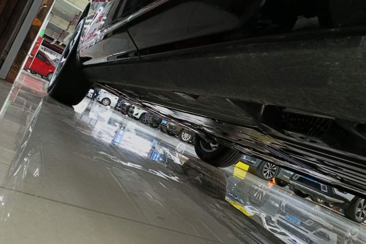 Used Volvo XC60 2026 B5 4x4 Smart Luxury Edition Left Side Sill