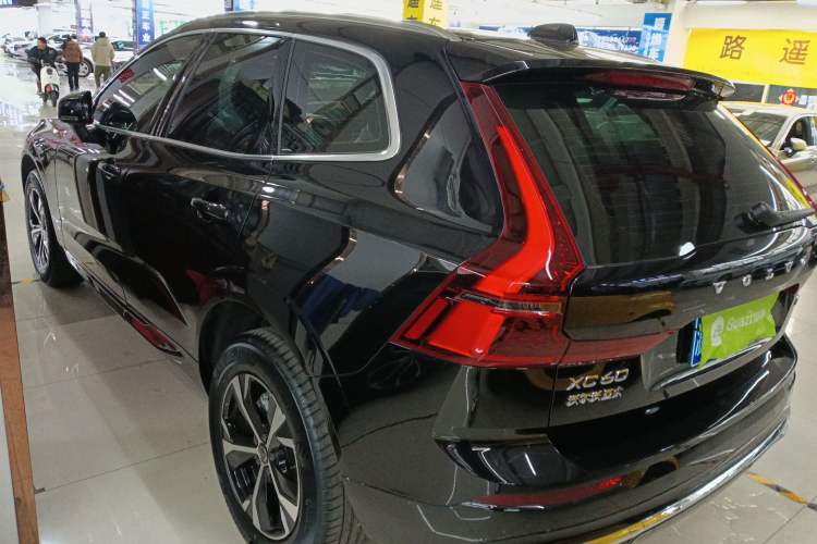 Used Volvo XC60 2026 B5 4x4 Smart Luxury Edition Rear Left 45 Deg