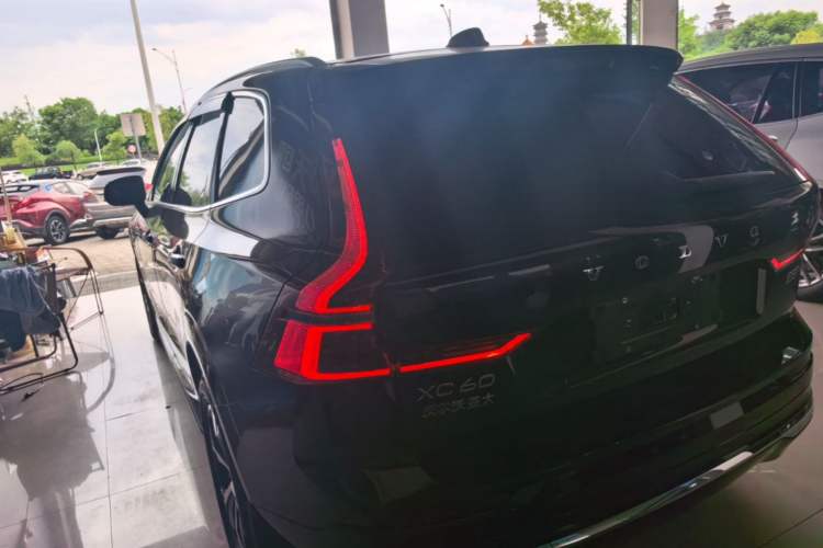 Used Volvo XC60 2026 B5 4x4 Smart Luxury Edition Rear Left 45 Deg