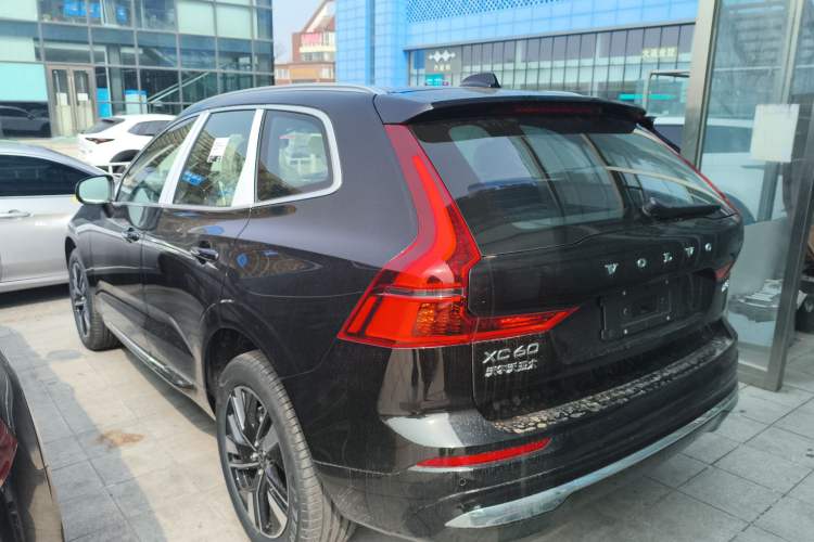 Used Volvo XC60 2026 B5 4x4 Smart Luxury Edition Rear Left 45 Deg