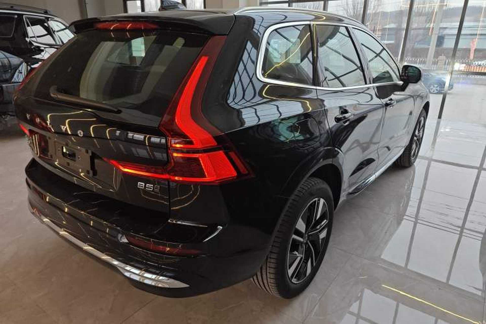 Used Volvo XC60 2026 B5 4x4 Smart Luxury Edition Rear Right 45 Deg
