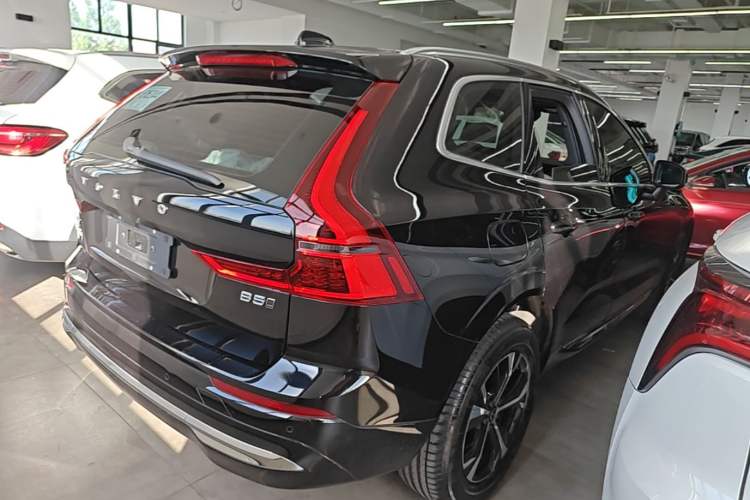 Used Volvo XC60 2026 B5 4x4 Smart Luxury Edition Rear Right 45 Deg
