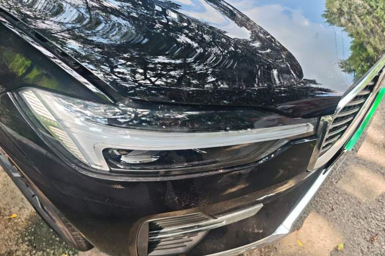 Used Volvo XC60 2026 B5 4x4 Smart Luxury Edition Right Front Headlight