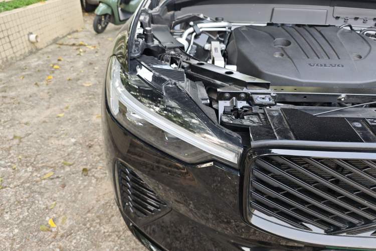 Used Volvo XC60 2026 B5 4x4 Smart Range Extreme Night Black Edition Right Front Headlight