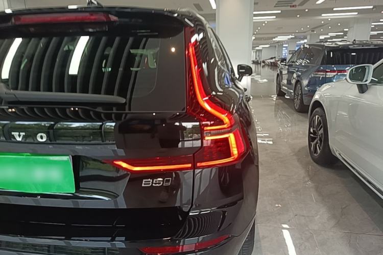 Used Volvo XC60 2026 B5 4x4 Smart Luxury Edition Right Rear Taillight