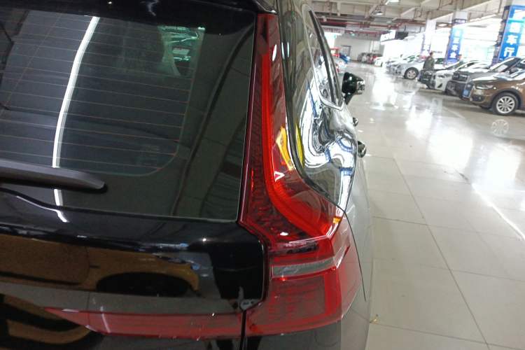 Used Volvo XC60 2026 B5 4x4 Smart Luxury Edition Right Rear Taillight