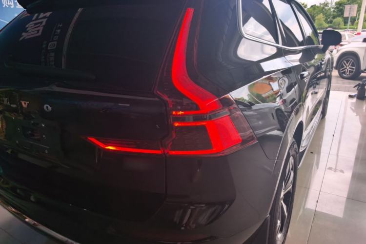 Used Volvo XC60 2026 B5 4x4 Smart Luxury Edition Right Rear Taillight