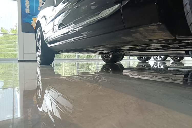 Used Volvo XC60 2026 B5 4x4 Smart Luxury Edition Right Side Sill