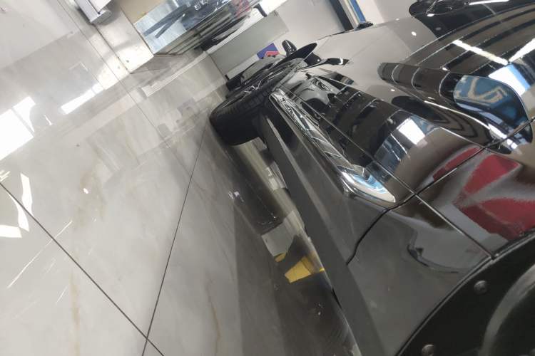 Used Volvo XC60 2026 B5 4x4 Smart Luxury Edition Right Side Sill