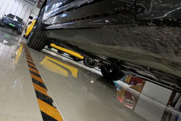 Used Volvo XC60 2026 B5 4x4 Smart Luxury Edition Right Side Sill