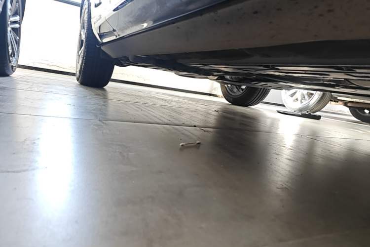 Used Volvo XC60 2026 B5 4x4 Smart Luxury Edition Right Side Sill