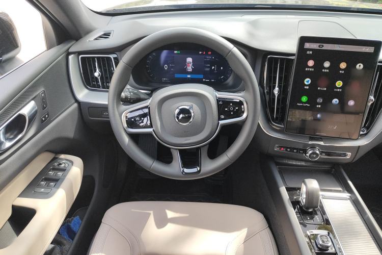 Used Volvo XC60 2026 B5 4x4 Smart Luxury Edition Steering Wheel