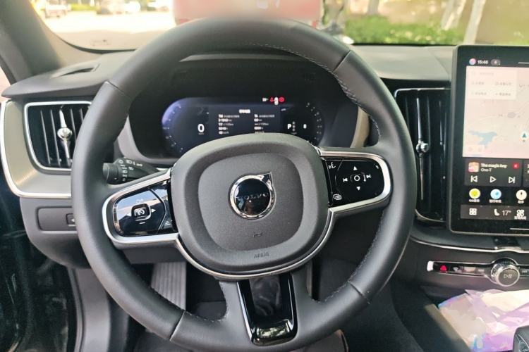 Used Volvo XC60 2026 B5 4x4 Smart Luxury Edition Steering Wheel