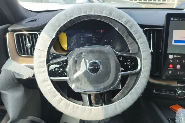 Used Volvo XC60 2026 B5 4x4 Smart Luxury Edition Steering Wheel