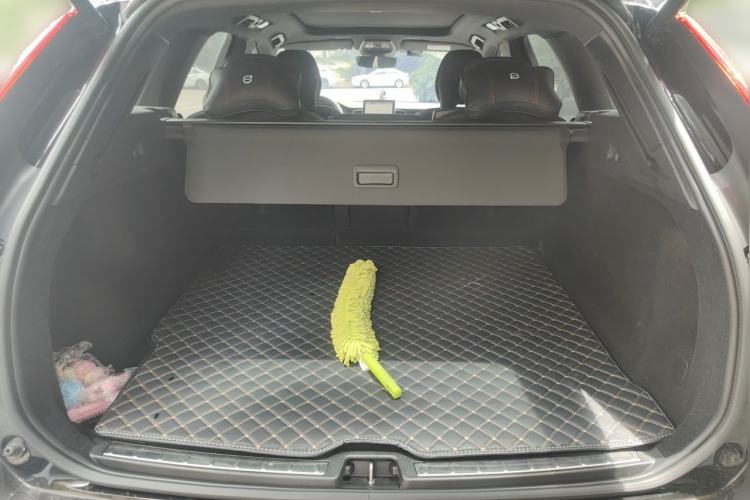 Used Volvo XC60 2026 B5 4x4 Smart Range Extreme Night Black Edition Trunk