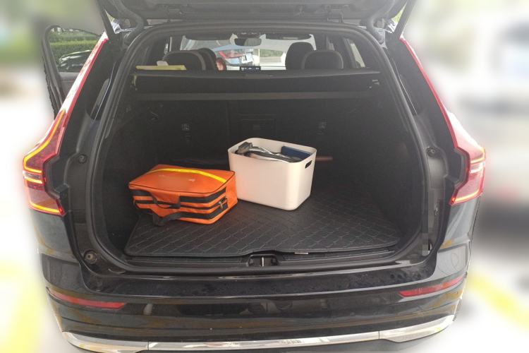 Used Volvo XC60 2026 B5 4x4 Smart Luxury Edition Trunk