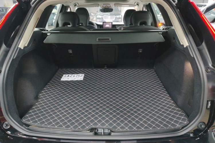 Used Volvo XC60 2026 B5 4x4 Smart Luxury Edition Trunk