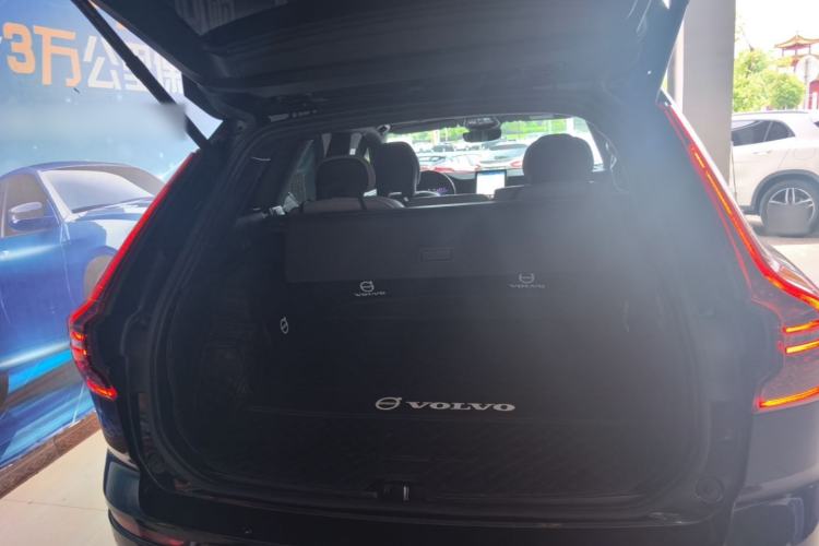 Used Volvo XC60 2026 B5 4x4 Smart Luxury Edition Trunk