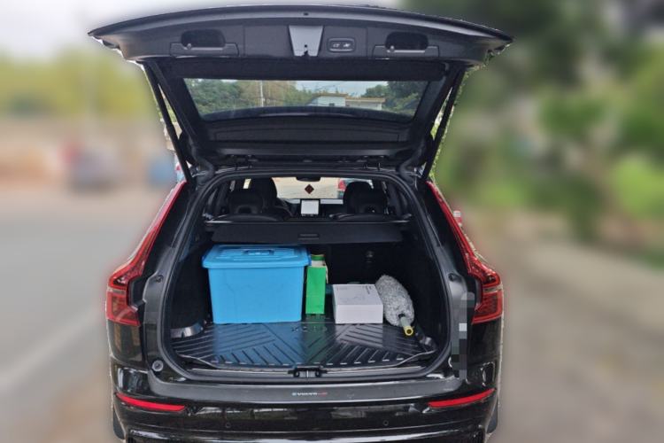 Used Volvo XC60 2026 B5 4x4 Smart Range Extreme Night Black Edition Trunk