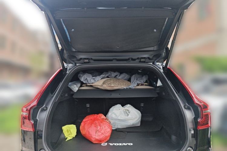Used Volvo XC60 2026 B5 4x4 Smart Luxury Edition Trunk