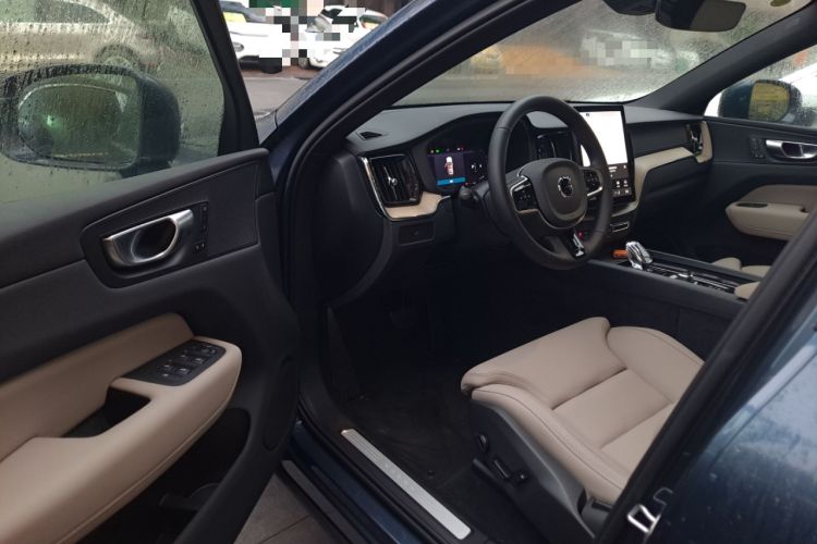 Used Volvo XC60 2026 B5 4x4 Smart Luxury Edition Driver Seat