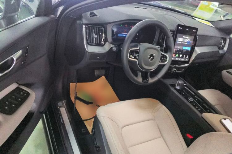 Used Volvo XC60 2026 B5 4x4 Smart Luxury Edition Driver Seat