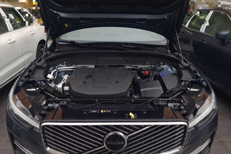 Used Volvo XC60 2026 B5 4x4 Smart Luxury Edition Engine Bay