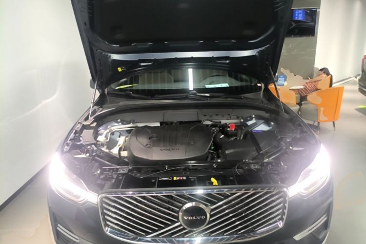 Used Volvo XC60 2026 B5 4x4 Smart Luxury Edition Engine Bay