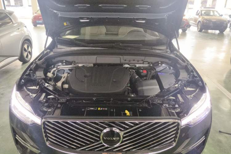 Used Volvo XC60 2026 B5 4x4 Smart Luxury Edition Engine Bay