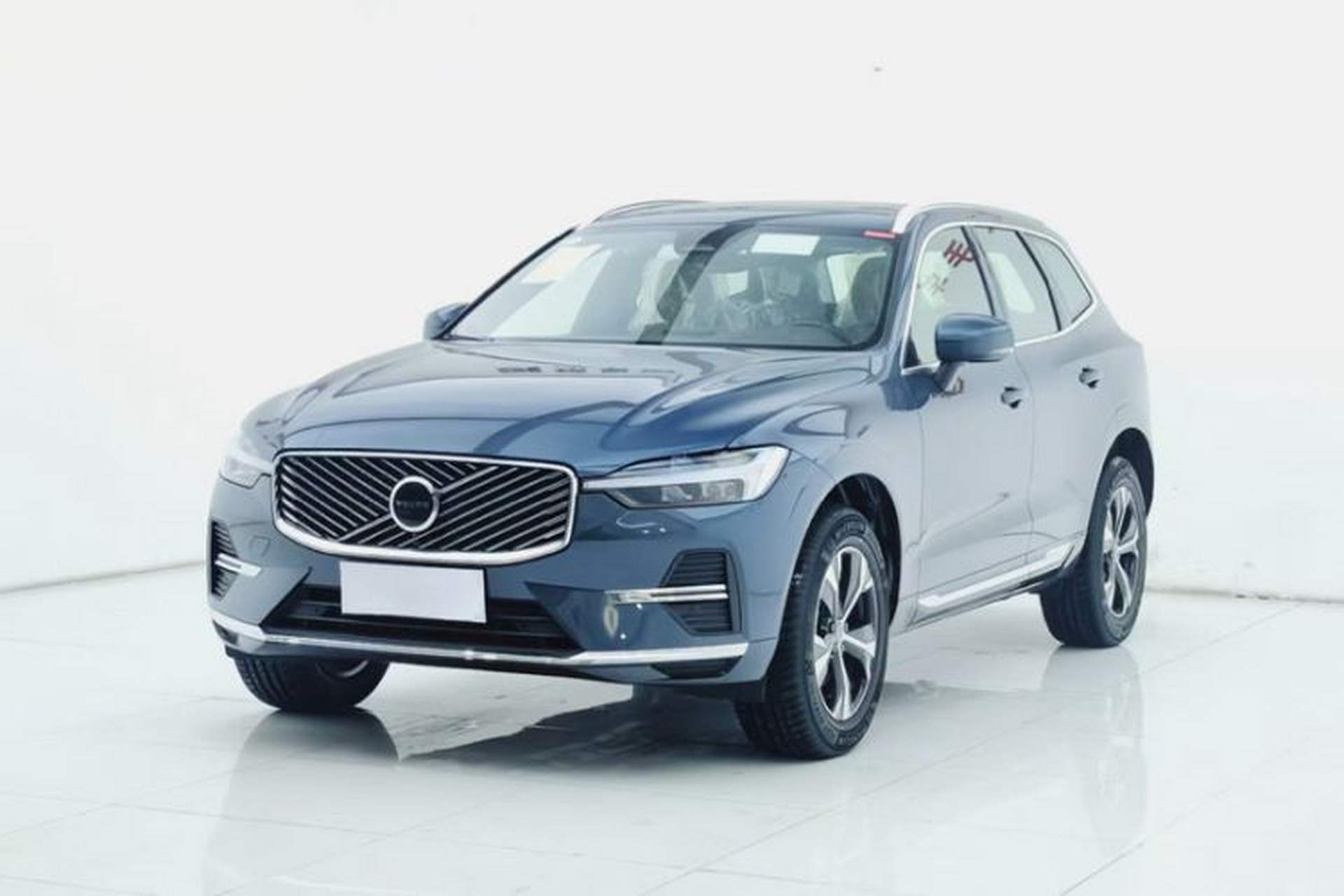 Used Volvo XC60 2026 B5 4x4 Smart Luxury Edition Exterior 1