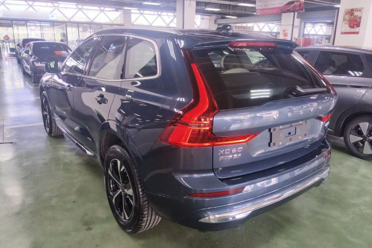 Used Volvo XC60 2026 B5 4x4 Smart Luxury Edition Exterior 2
