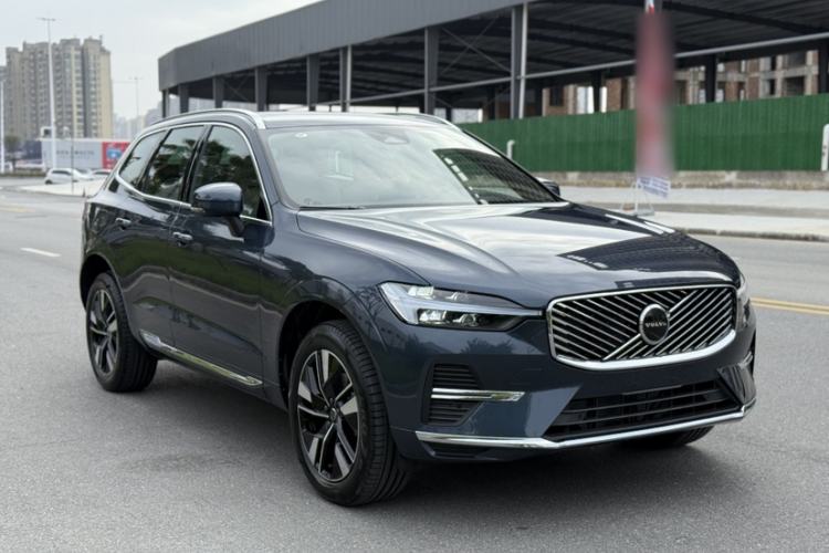 Used Volvo XC60 2026 B5 4x4 Smart Luxury Edition Exterior 2