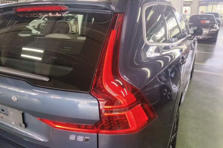 Used Volvo XC60 2026 B5 4x4 Smart Luxury Edition Exterior 3
