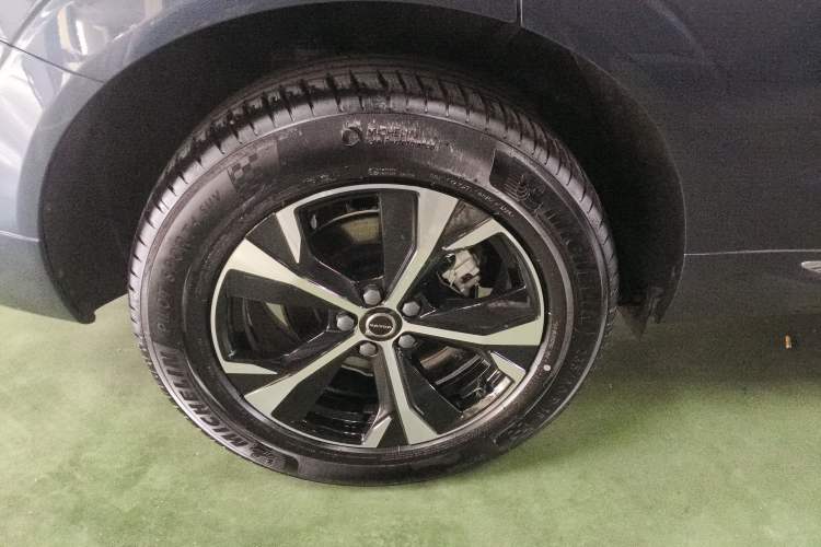 Used Volvo XC60 2026 B5 4x4 Smart Luxury Edition Exterior 5