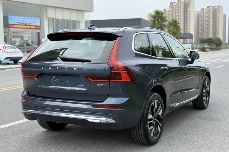 Used Volvo XC60 2026 B5 4x4 Smart Luxury Edition Exterior 5