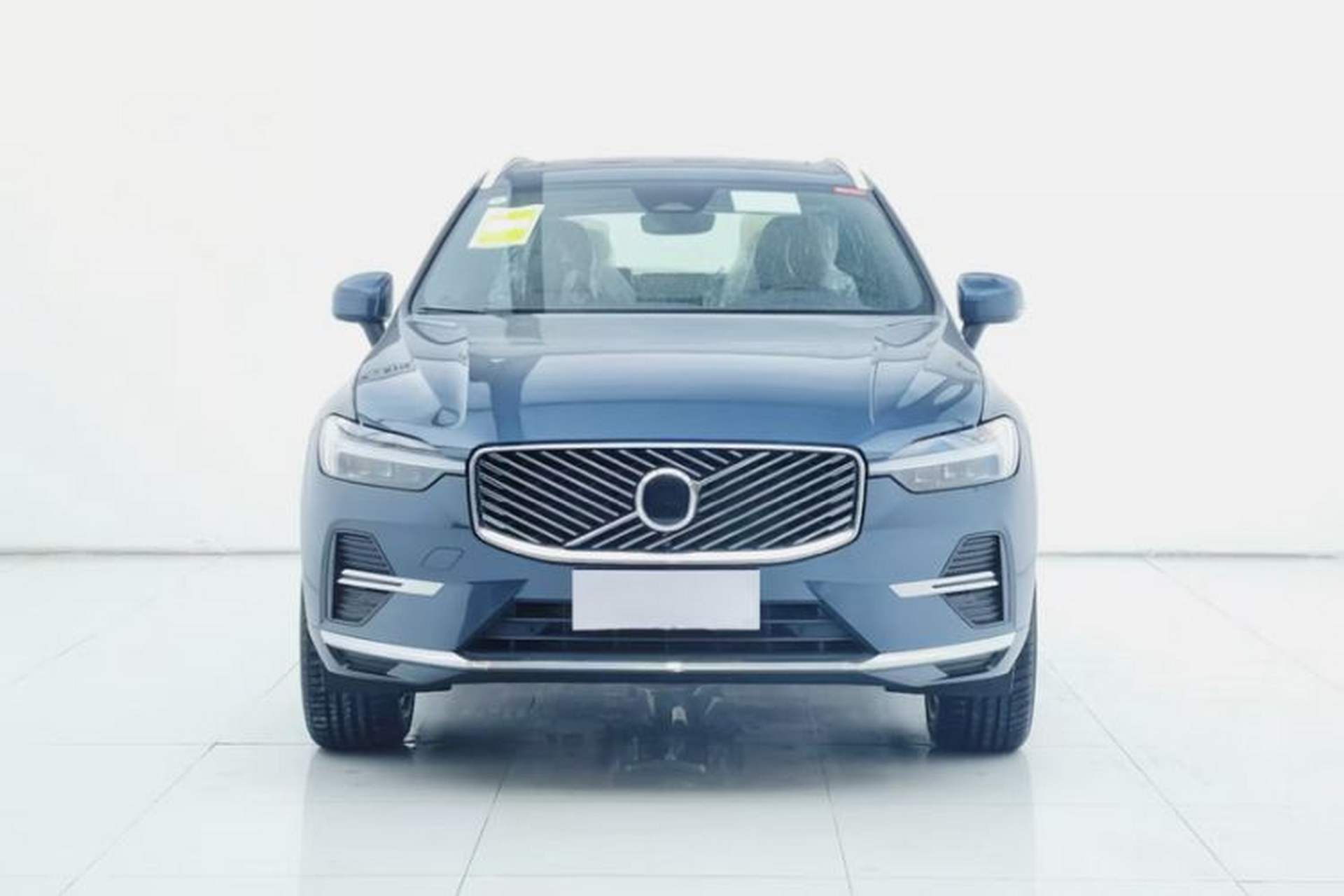 Used Volvo XC60 2026 B5 4x4 Smart Luxury Edition Exterior 7