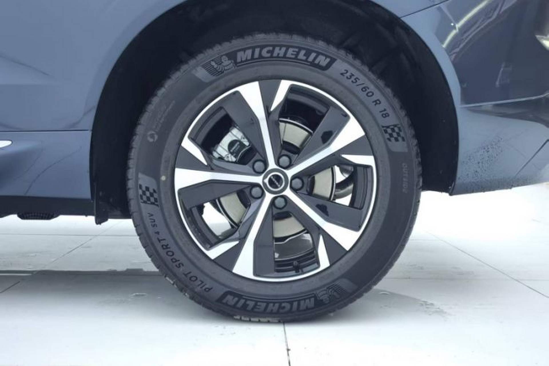 Used Volvo XC60 2026 B5 4x4 Smart Luxury Edition Exterior 8