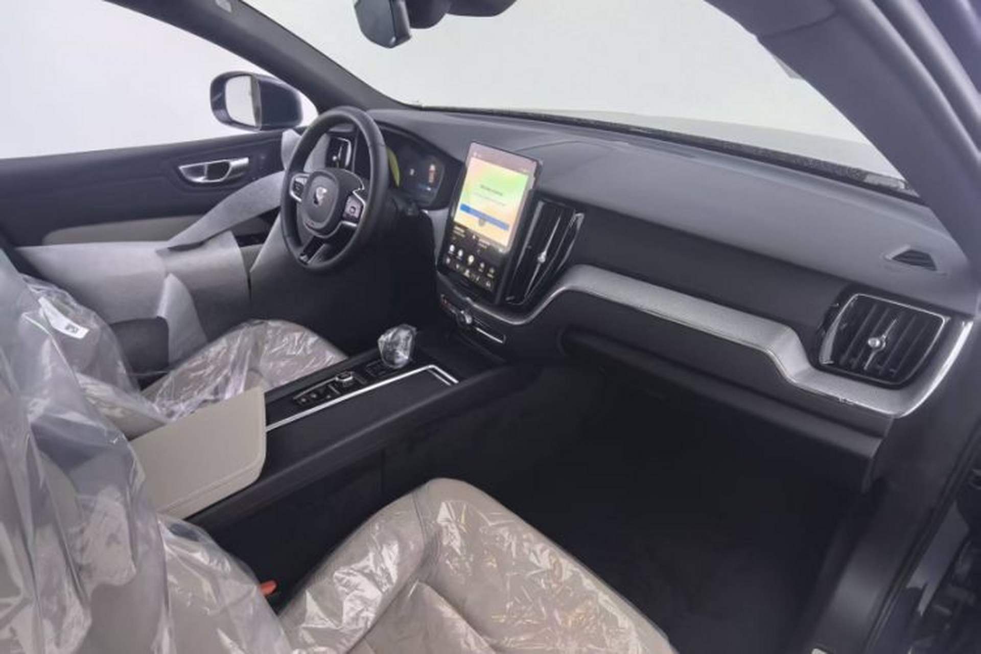 Used Volvo XC60 2026 B5 4x4 Smart Luxury Edition Interior 6