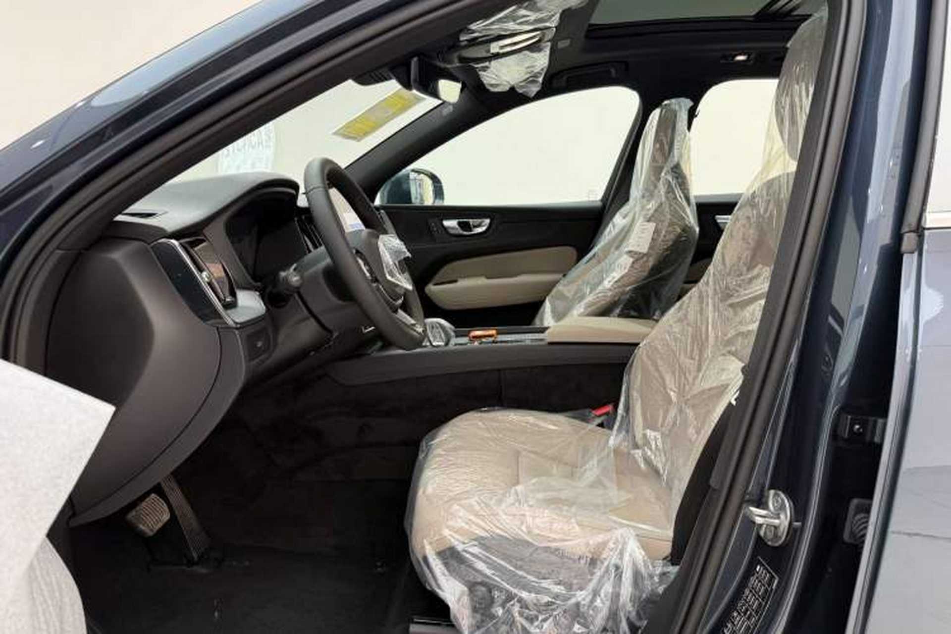 Used Volvo XC60 2026 B5 4x4 Smart Luxury Edition Left Front Seat