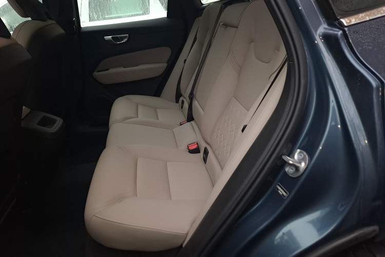 Used Volvo XC60 2026 B5 4x4 Smart Luxury Edition Left Rear Seat