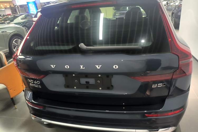 Used Volvo XC60 2026 B5 4x4 Smart Luxury Edition Rear