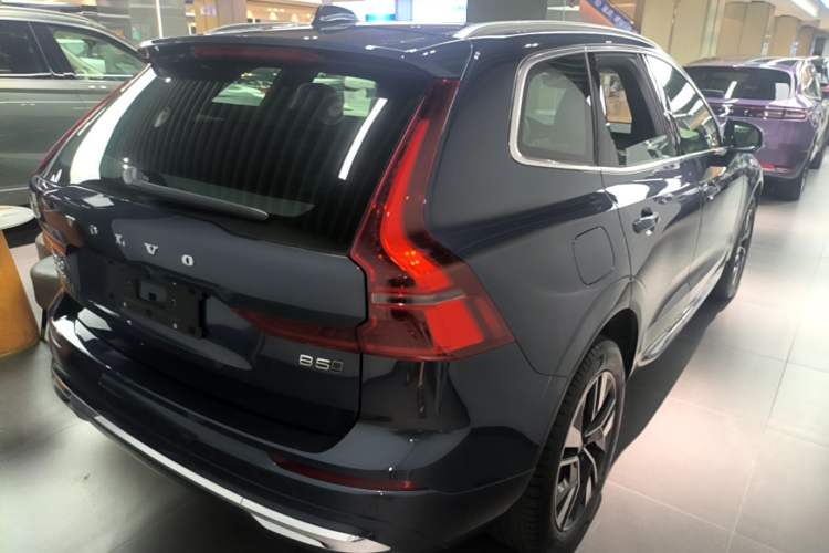 Used Volvo XC60 2026 B5 4x4 Smart Luxury Edition Rear Right 45 Deg
