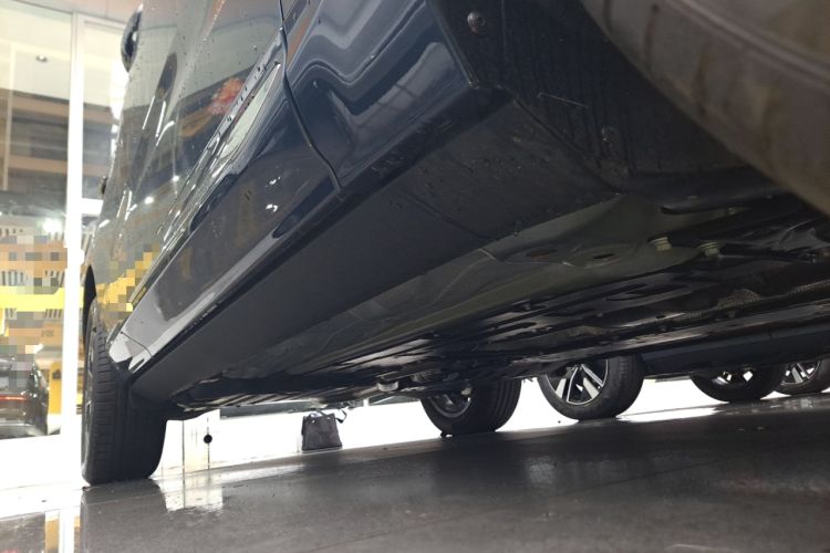 Used Volvo XC60 2026 B5 4x4 Smart Luxury Edition Right Side Sill