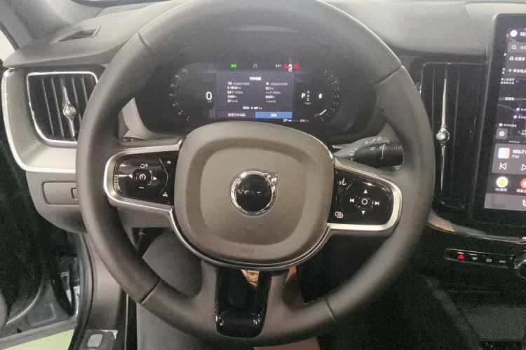 Used Volvo XC60 2026 B5 4x4 Smart Luxury Edition Steering Wheel
