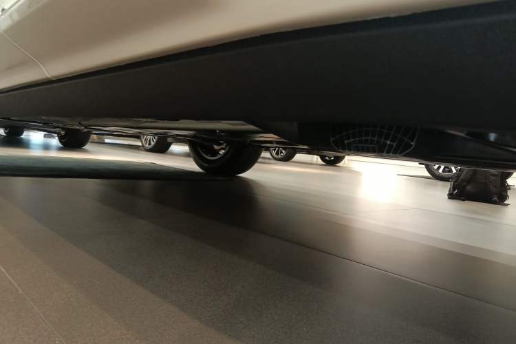 Used Volvo XC60 2026 B5 4x4 Smart Luxury Edition Chassis Rear Left