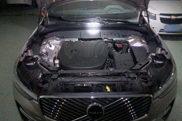 Used Volvo XC60 2026 B5 4x4 Smart Luxury Edition Engine Bay