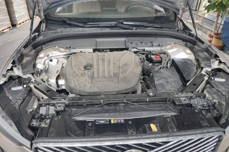 Used Volvo XC60 2026 B5 4x4 Smart Luxury Edition Engine Bay
