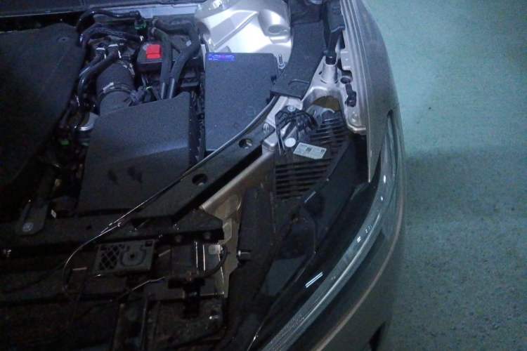Used Volvo XC60 2026 B5 4x4 Smart Luxury Edition Engine Bay Left
