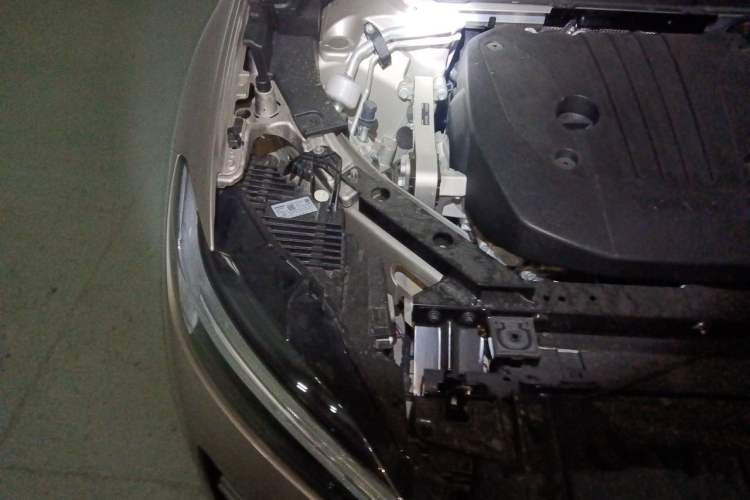 Used Volvo XC60 2026 B5 4x4 Smart Luxury Edition Engine Bay Right