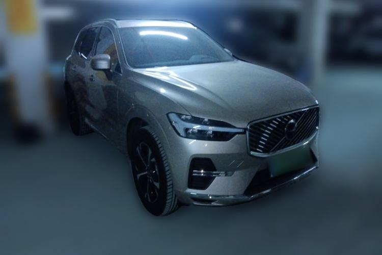 Used Volvo XC60 2026 B5 4x4 Smart Luxury Edition Front Right 45 Deg